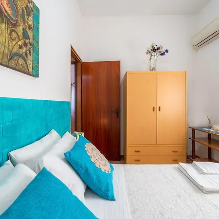 Sara Portopalo Di Capo Passero